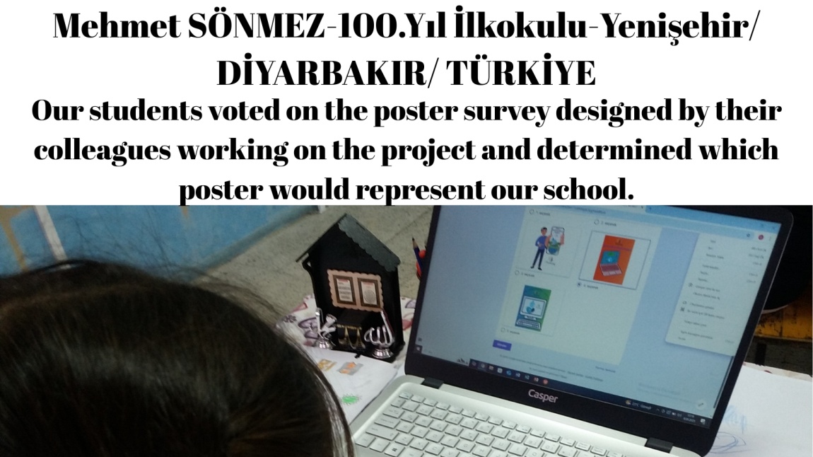 Okul Müdürümüz Mehmet SÖNMEZ tarafından yürütücülüğü yapılan FOR A RESPONSIBLE WORLD adlı eTwinning projemizde öğrencilerimiz projede okulumuzu temsil edecek afiş ve logo anketlerine katıldılar